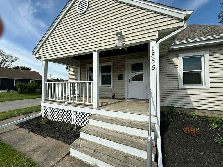 Listing photo 3