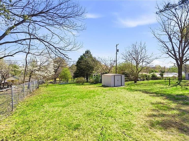 Listing photo 4