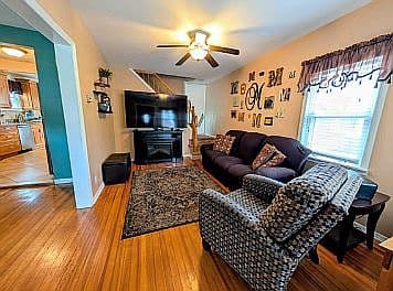 Listing photo 5