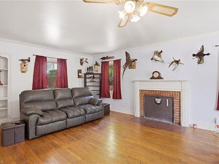 Listing photo 5