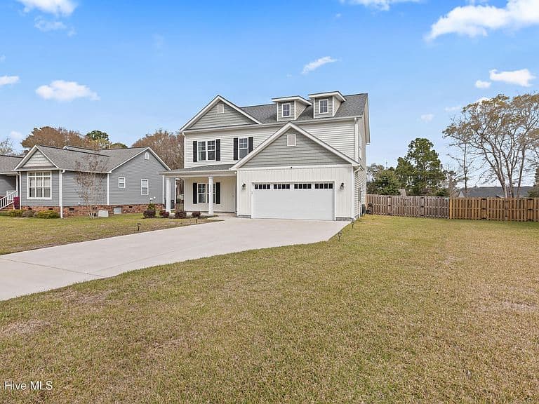 Listing photo 3