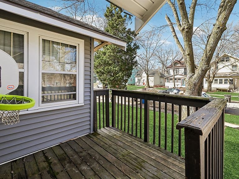 Listing photo 5