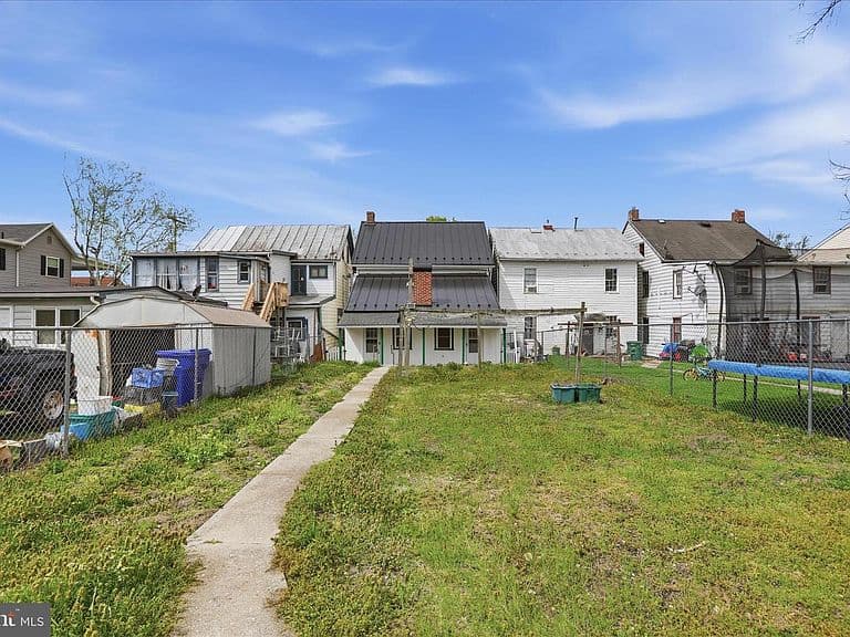Listing photo 5