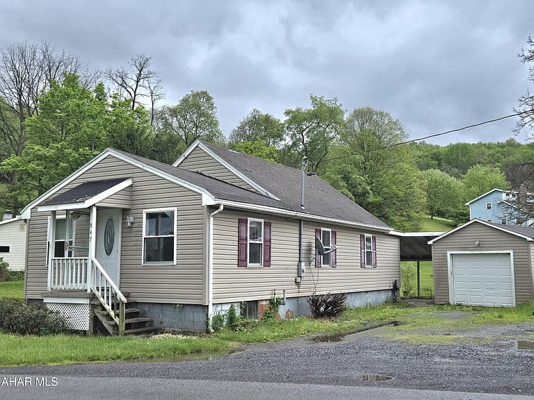 Listing photo 2