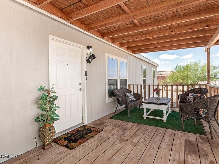 Listing photo 4