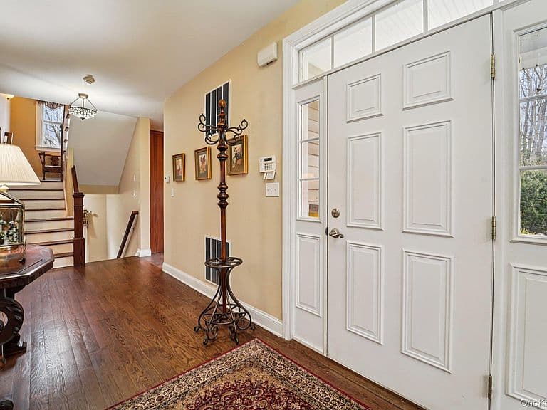 Listing photo 3