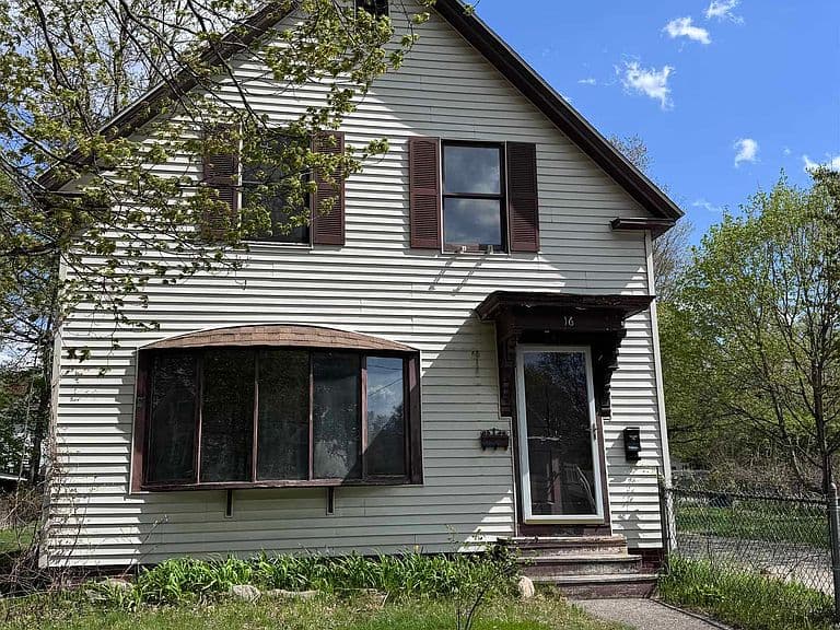 Listing photo 3