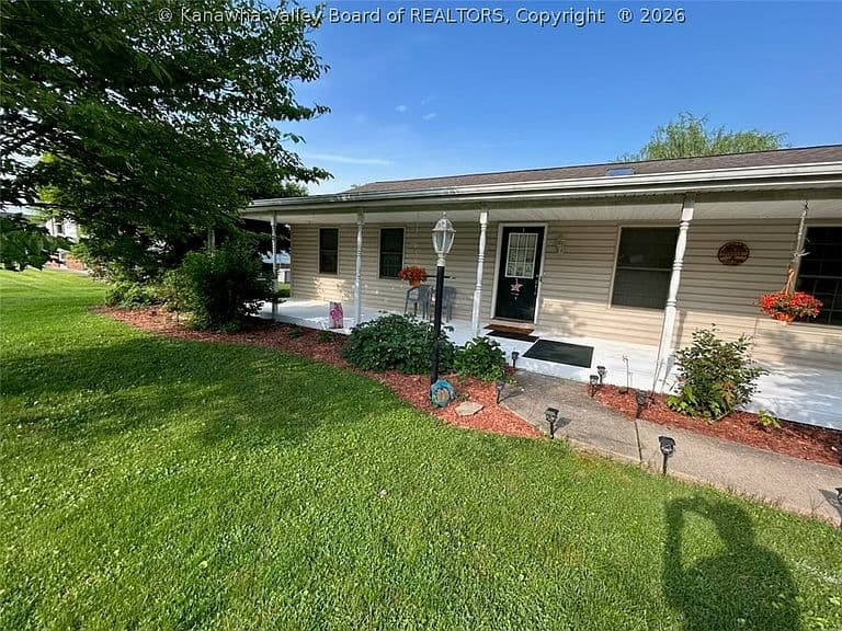 Listing photo 4