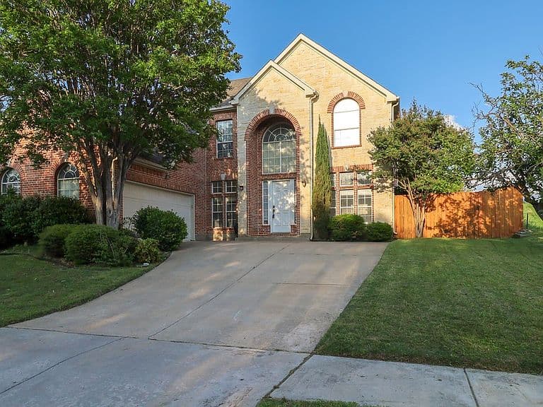 Listing photo 2
