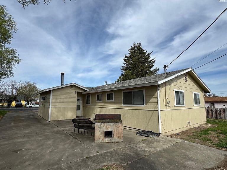 Listing photo 4