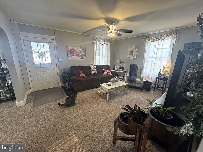 Listing photo 3