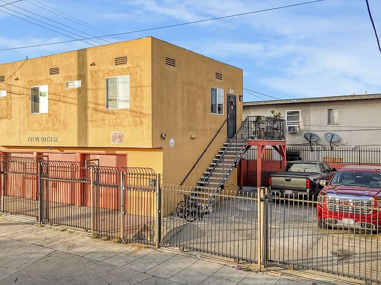 Listing photo 3