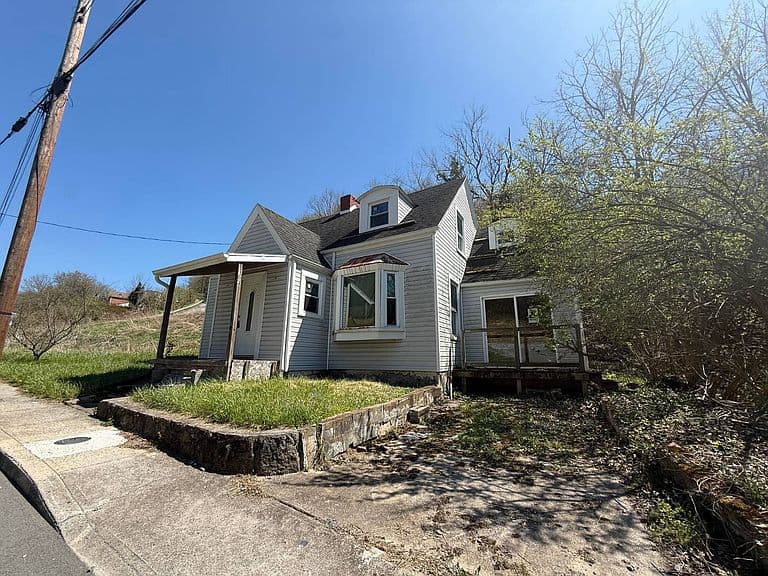 Listing photo 3