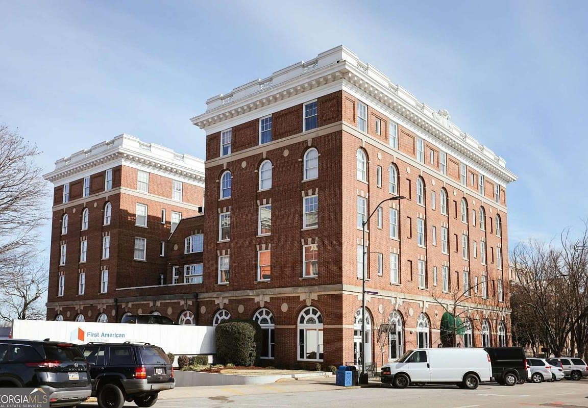 Primary listing photo