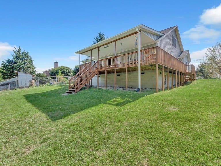 Listing photo 4