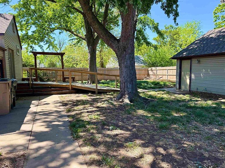 Listing photo 4