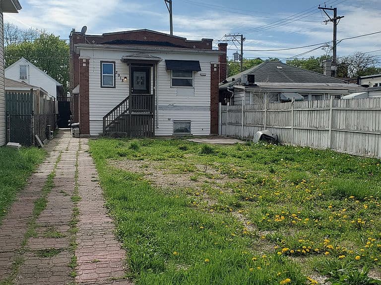 Listing photo 3