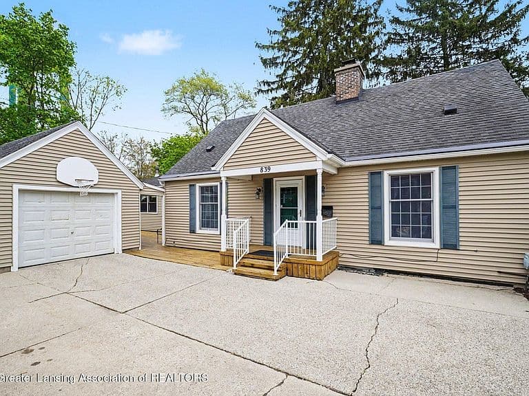 Listing photo 3