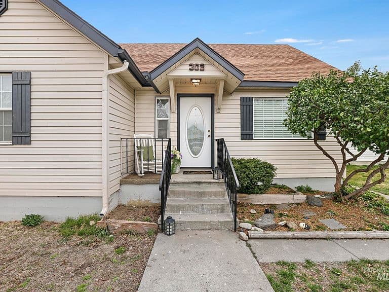 Listing photo 5