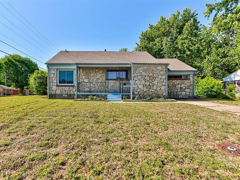 Listing photo 3