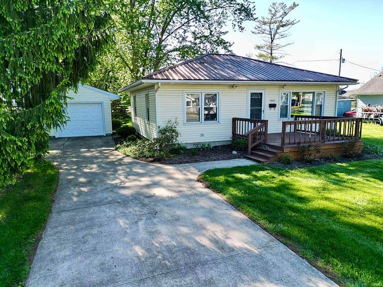 Listing photo 2