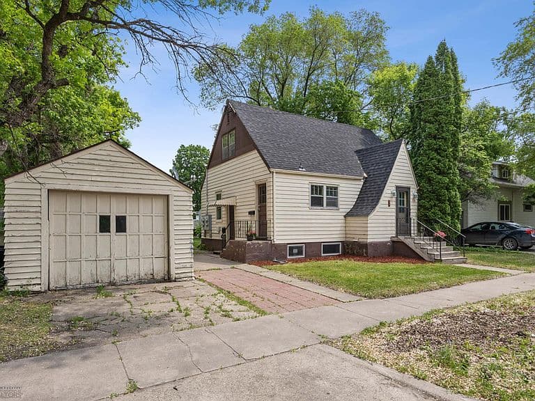 Listing photo 3