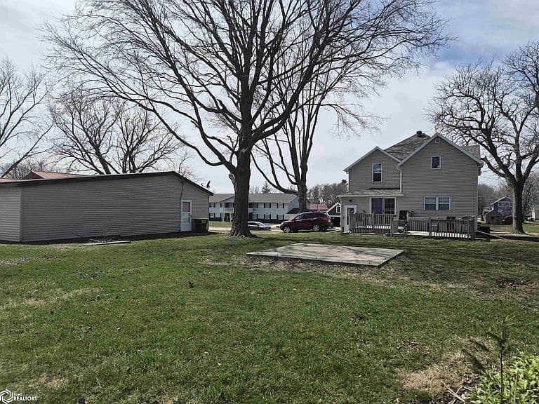 Listing photo 5