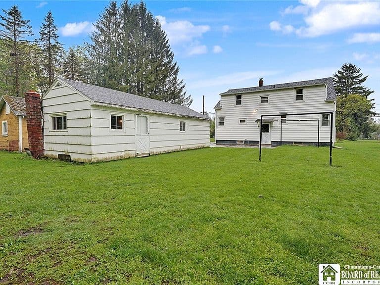 Listing photo 5