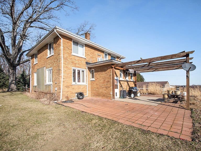 Listing photo 5