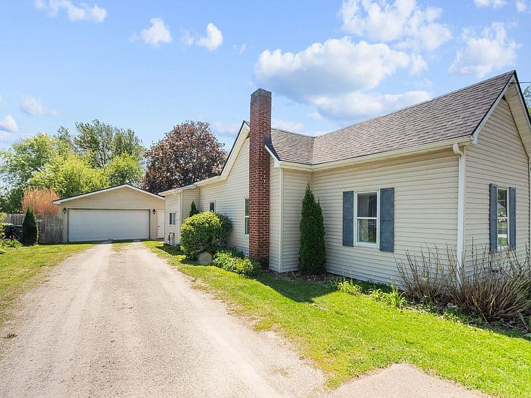 Listing photo 4