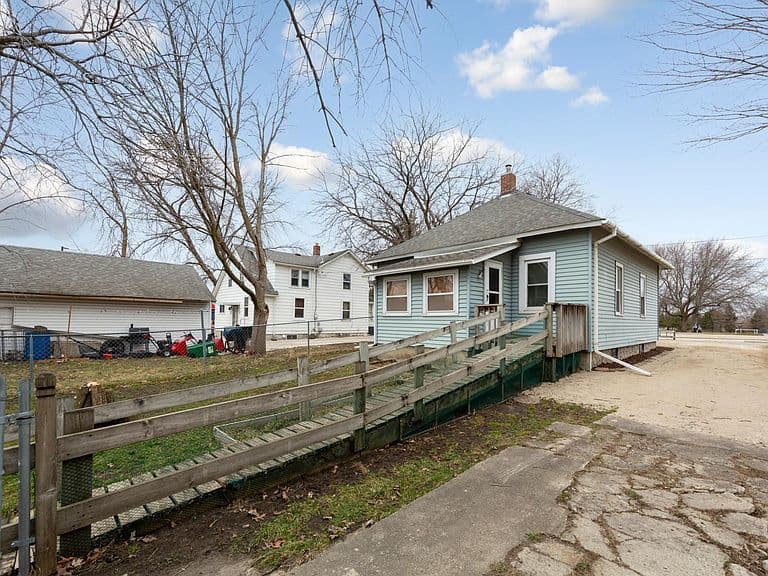 Listing photo 5