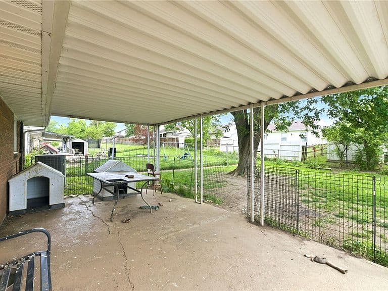 Listing photo 5