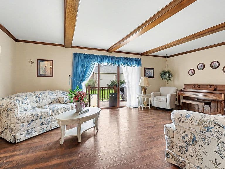 Listing photo 4