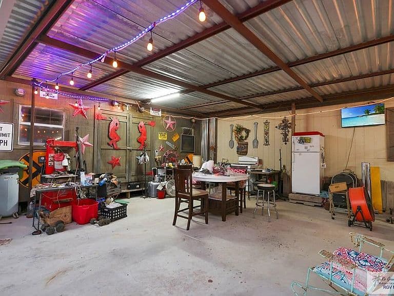 Listing photo 5