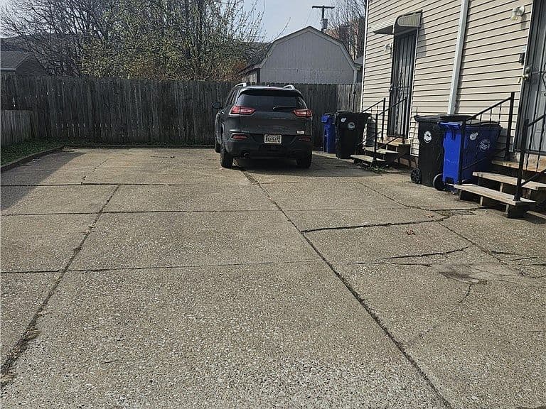 Listing photo 5
