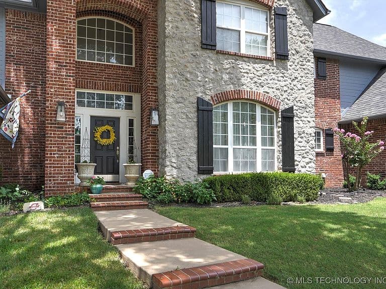 Listing photo 3