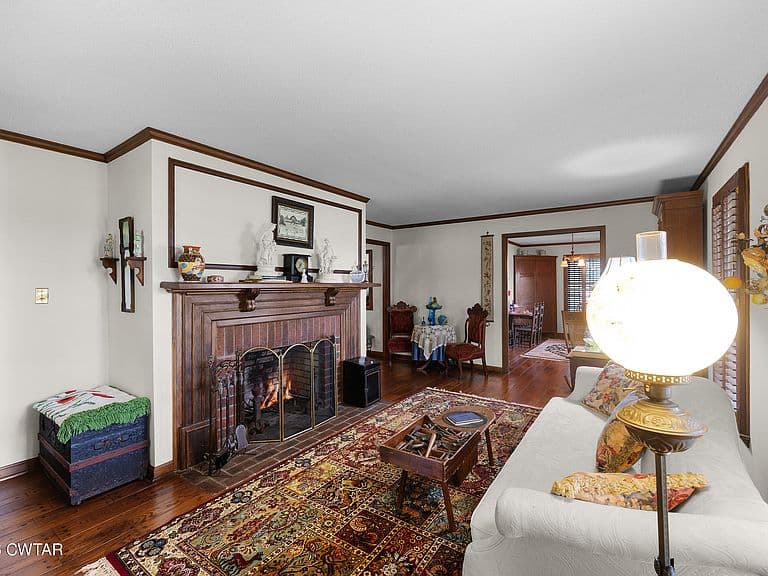 Listing photo 5