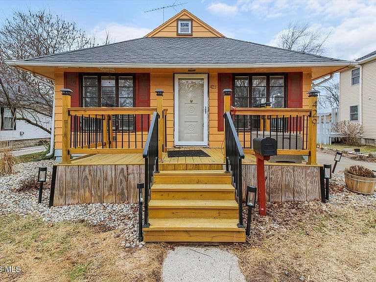 Listing photo 2