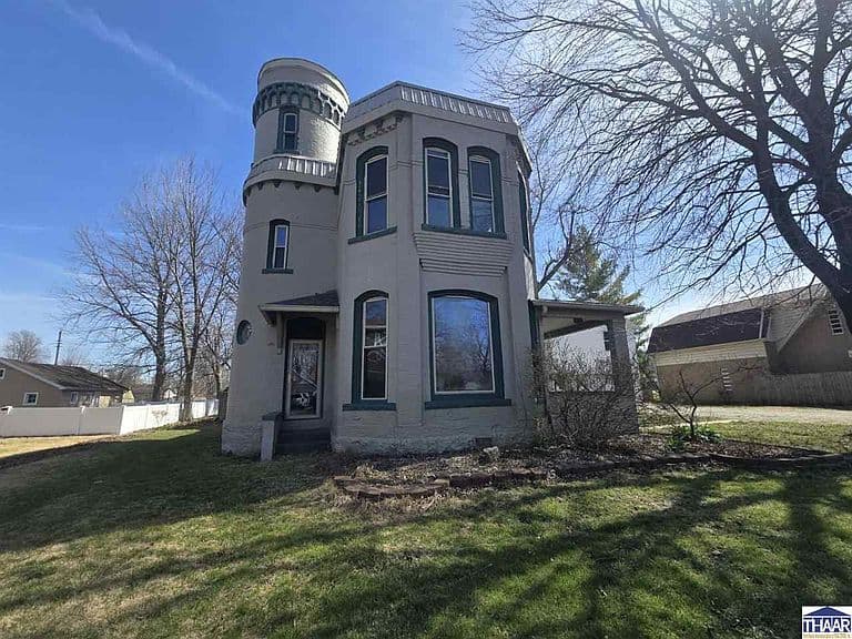 Listing photo 2
