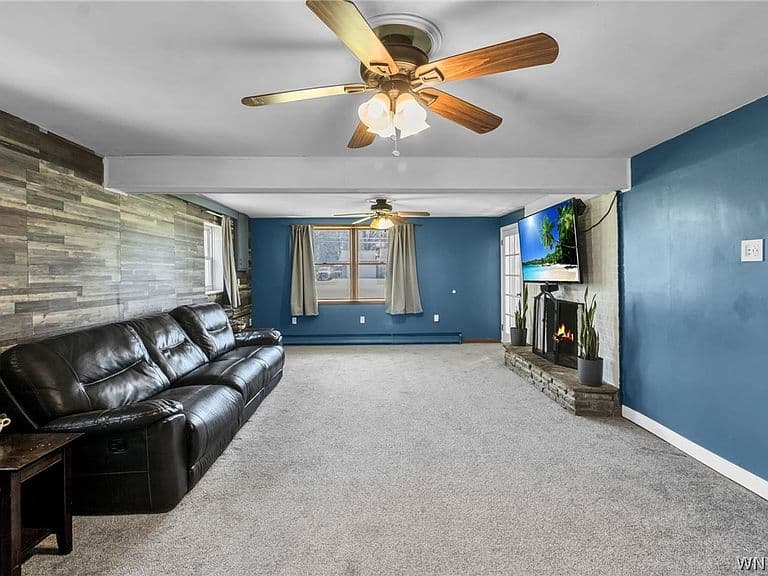 Listing photo 4