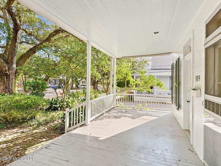 Listing photo 4
