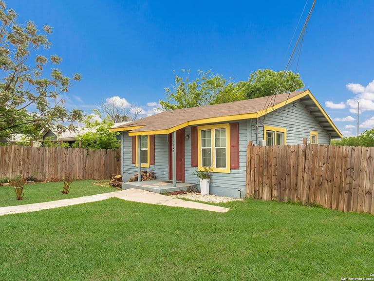 Listing photo 3