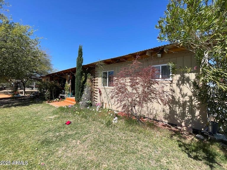 Listing photo 5