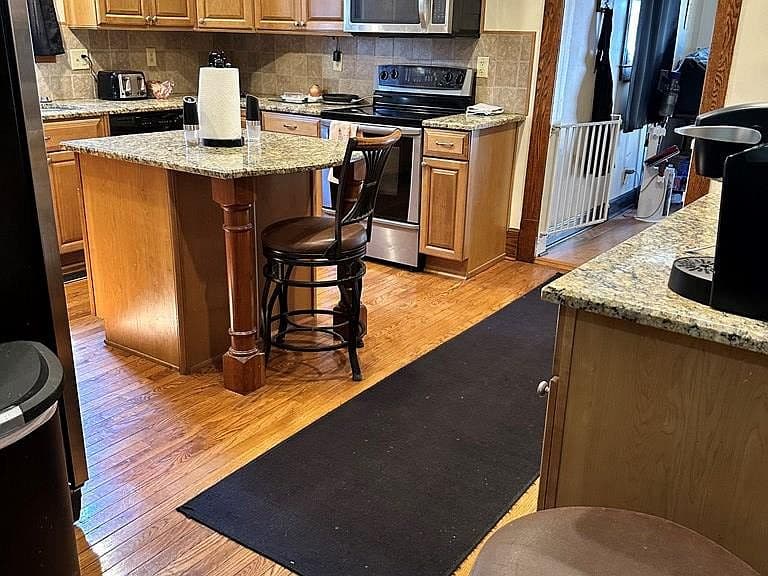 Listing photo 3