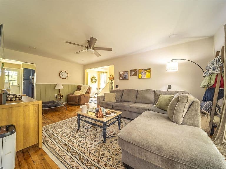 Listing photo 5