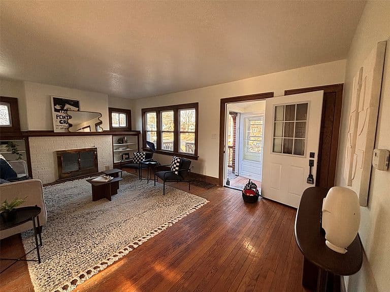 Listing photo 5