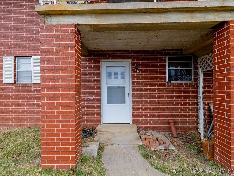 Listing photo 4