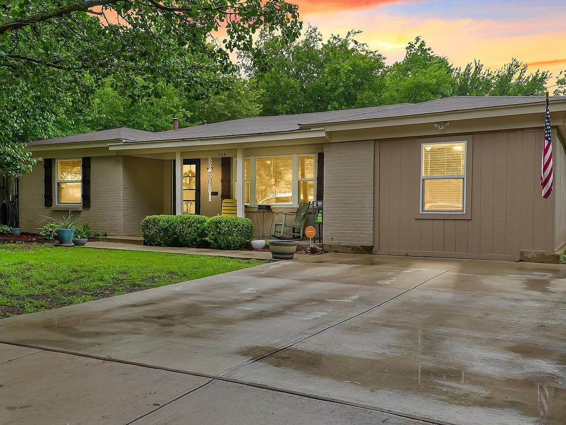 Primary listing photo