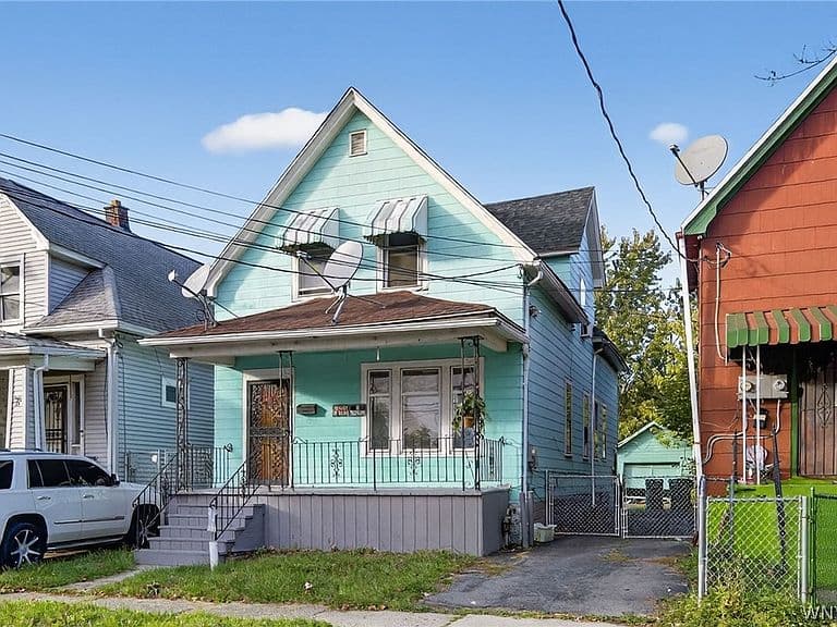 Listing photo 2