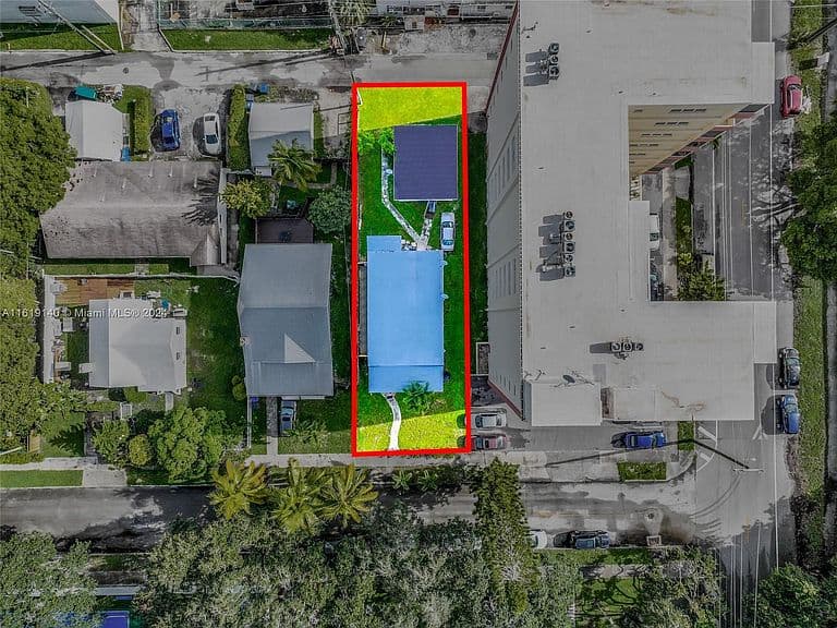 Listing photo 3